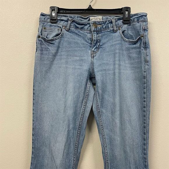 Aeropostale Hailey Flare Women's Jeans Size 9/10 Blue Light Wash Denim - Picture 3 of 9